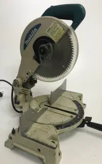 فارسی بر ماکیتا مدلLS1045
