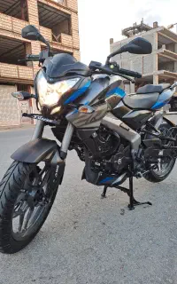 ns200 ان اس ۲۰۰ مدل۱۴۰۴ ۳شمع