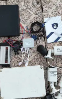 دوربین و دزد گیر درحد نو کم کارکرد