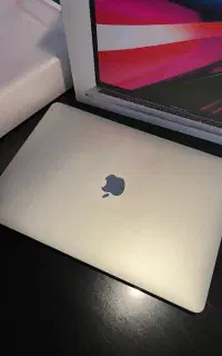 Macbook pro 2022 M2