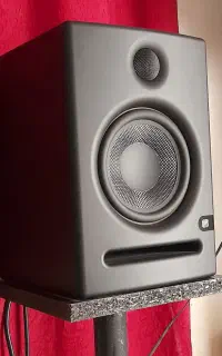 یه جفت اسپیکر مانیتورینگ نو نو