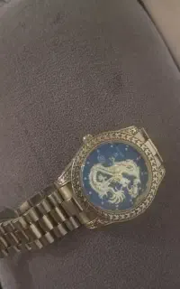 فروش یک عدد ساعت