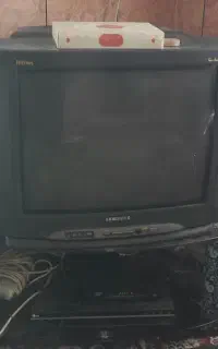 دودستگاه تلویزیون سالم