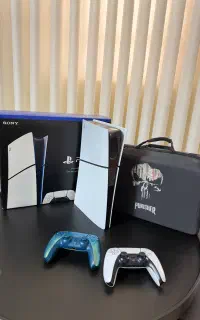 ps5 slim دیجیتال و فت استاندارد 2دسته اصلی فول گیم