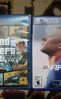 دیسک بازی ps4 بسیار تمیز و سالم معاوضه هم دارم