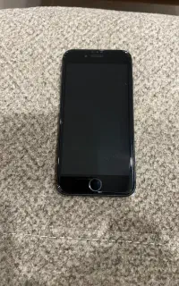 ایفون8مشکی 64گیگ