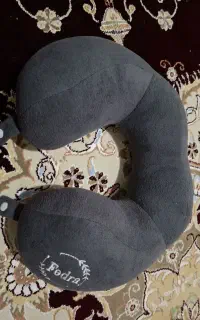 بالش گردنی در حد نو