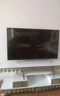 سونیا ۴۹ اینچ صفحه شکسته
