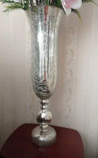 گلدان کنار سالنی
