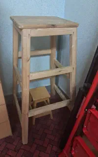 کرسی پا چوبی