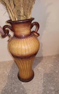 گلدان سفالی با گوشواره متحرک