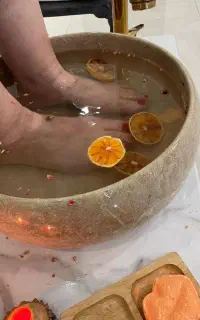 خدمات و آموزش پدیکور و پدیژل دست و پا