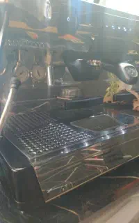نیرو خانم کافه