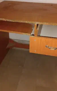 میز کامپیوتر کارکرده