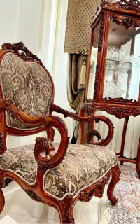 تعمیرات و رنگ کاری مبلمان و دکوراسیون چوبی