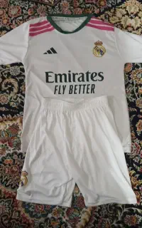 لباس و شرت فوتبالی