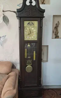 ساعت قهوه ایی رنگ
