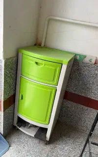 ترولی و کمد