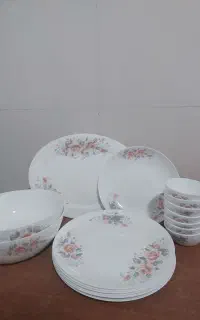 ظرف پذیرایی چینی و ارکوپال و کتری برقی