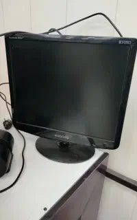 ۲ عددمانیتور و تخت یکنفره