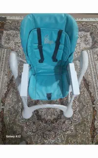 صندلی غذای کودک در حد نو
