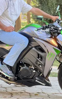 کاوازاکی z1000.هانی.۳۰۰سی سی موتورسنگین