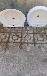 ۲ عدد روشویی با پایه