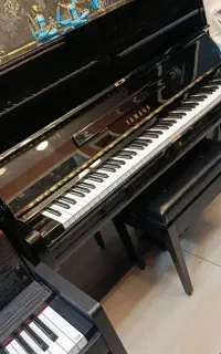 پیانو یاماها سری u1