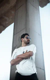 عکاس و فیلمبردار حرفه ایی