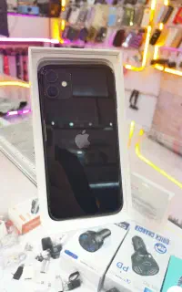 Iphone 11 با حافظه ۱۲۸ گیگ