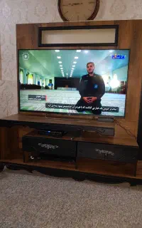 میز تلویزیون در حد نو