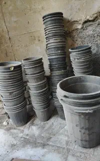 گلدان پلاستیکی گلخانه