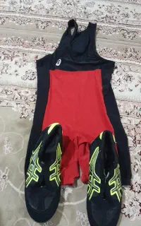 دوبند کشتی و کفش کشتی