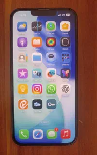 آیفون ۱۳ نرمال با شارژر و کارتن