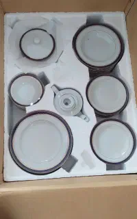 چینی ۱۲ نفره زرین