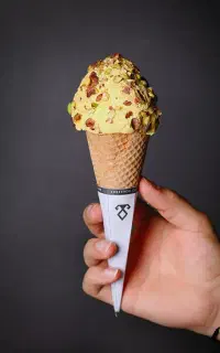 استخدام‌ در بستنی کوزه چی