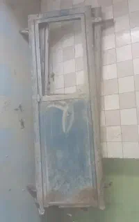 در حمام و پنجره دست دوم