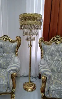 آباژور کنار سالنی