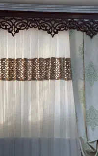 پرده به همراه کتیبه تمیز و‌ نو