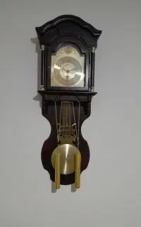 ساعت چوبی دیواری
