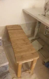نیمکت چوبی