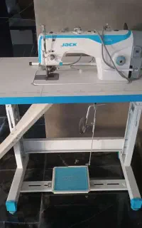 چرخ خیاطی صنعتی راسته دوز تیغ دار جک 5558G نو