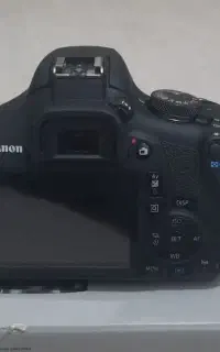دوربین کنون D2000