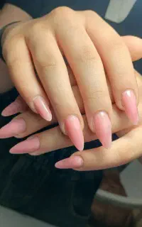 خدمات کاشت ناخن