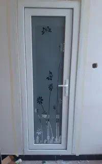 استخدام کارگر شیشه