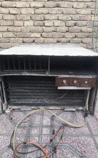 کولر گازی پشت پنجره ای
