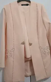 کت وشلوار سایز ۴۲و تعدادی شال دونه ای ۱۰۰