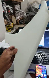 لچکی طوسی ساده . عقب سمت چپ دنا و سورن