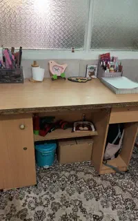 میز تحریر وصندلی اداری