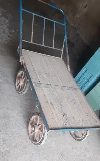 گاری چهار چرخ